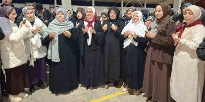 Emet ve Hisarcık’tan 29 umreci dualarla kutsal topraklara uğurlandı