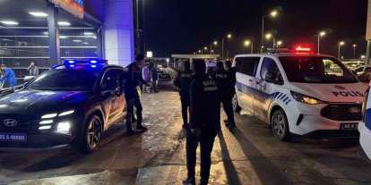 Yaralı yakınları hastanede birbirine saldırdı