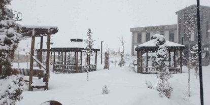 Başkale’de kar yağışı