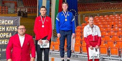 Erzincanlı güreşçiler Bulgaristan’da madalya kazandı