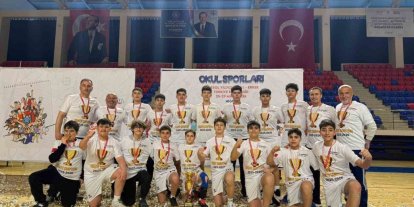 Salihli’nin yıldızları Hentbol’de Türkiye şampiyonu