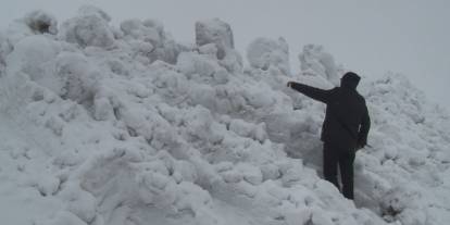 Kars’ta Mart sonunda kış geri döndü: Boğatepe Geçidi ve köyler kar altında