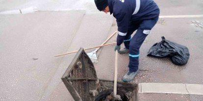 Kocaeli’de su baskınlarına karşı mazgal ve menfez temizliği aralıksız sürüyor