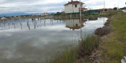 Balıkesir’de yazlıklar su içinde kaldı