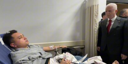 İstanbul Valisi Davut Gül, yaralı polis memurlarını ziyaret etti