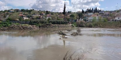 Büyük Menderes yükseldi, tarihi Taşköprü sular altında kayboldu