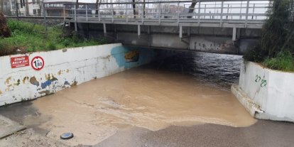Kocaeli’de sağanak sebebiyle alt geçidi su bastı
