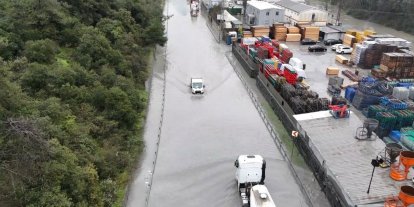 Eyüpsultan’da göle dönen yol havadan görüntülendi