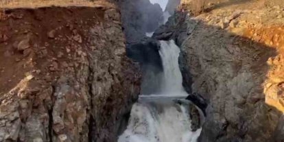 Elazığ’da yağışlar sonrası şelale coştu