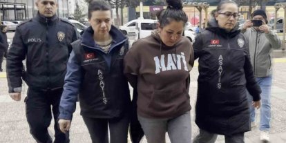 Annesinin sevgilisini bıçaklayan genç ve polise tokat atan annesi tutuklandı