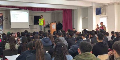 Jandarmadan öğrencilere siber güvenlik eğitimi