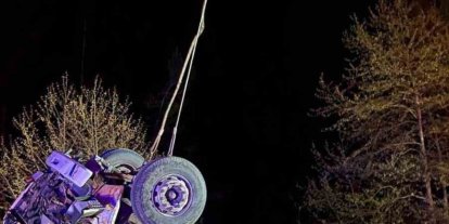 Alanya’da kamyon şarampole devrildi: 1 ölü, 1 yaralı