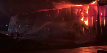 Osmaniye’de karton fabrikasında yangın