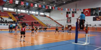 Kars’ta YURTLİG voleybol heyecanı başladı