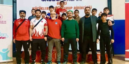 Elazığlı küçük güreşçilerden büyük başarı