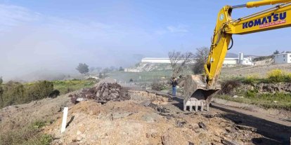 Çöken Selendi-Kula eski yolunda çalışmalar devam ediyor