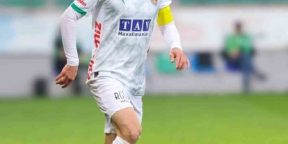 Corendon Alanyaspor kaptanı Efecan Karaca ameliyat edildi