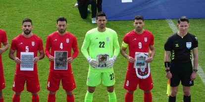 İran A Milli Futbol takımı, Kosta Rika maçına savaşta hayatını kaybeden çocukların fotoğrafıyla çıktı