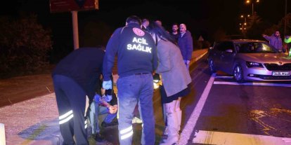 Yardım için durdular, kendilerine küfür edilince alkollü sürücüyü ve arkadaşını darp ettiler