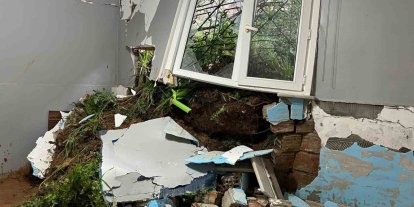 Maltepe’de toprak kayması: Tek katlı ev kullanılamaz hale geldi