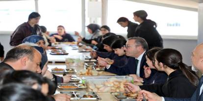 Kars Valisi Ziya Polat, öğrencilerle öğle yemeğinde buluştu