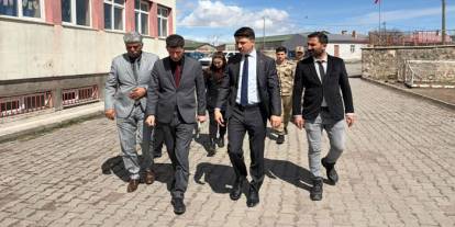 Digor Kaymakamı Kocaköy’de vatandaş ve öğrencilerle buluştu