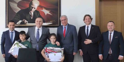 En çok kitap okuyan öğrencilere ’teşekkür’ belgesi verildi