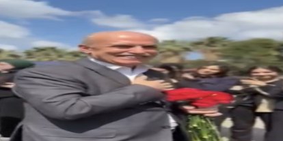 40 yıllık Arapça öğretmeni ilahilerle emekliliğe uğurlandı