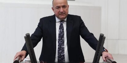 AK Partili Gider’den Özgür Özel’e: "Boş ver sen köprüyü bedava yapmayı. Belediye başkanına talimat ver, suyu bedava da yapmasın, en azından ucuzlatsın"