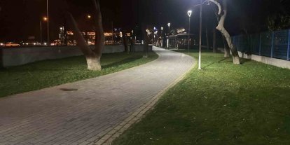 Parkta bıçaklı kavga: 3 kişi yaralandı
