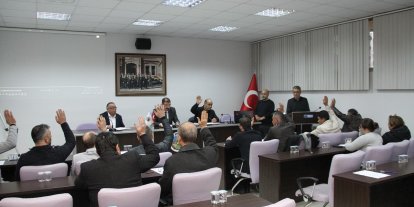 Kula Belediye Meclisi’nde 2025 faaliyet raporu reddedildi