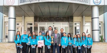 Menteşe Cumhuriyet Ortaokulu Hokey Takımı, Türkiye yarı finalleri yolunda