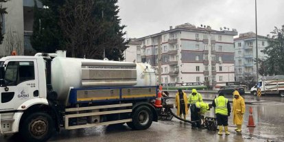 Gaziantep Büyükşehir yağışa karşı sahada