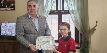 Bandırma’da kütüphane haftasında örnek öğrencilere ödül