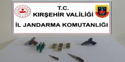 Kırşehir’de ruhsatsız silah operasyonu: 2 tabanca, 167 fişek ele geçirildi