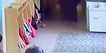 Boğazına yemek kaçan öğretmenin yardımına meslektaşı koştu