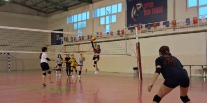 Bilecik’te voleybol antrenmanları devam ediyor