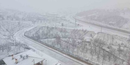 Konya’da kar yağışı ilçeyi beyaza bürüdü