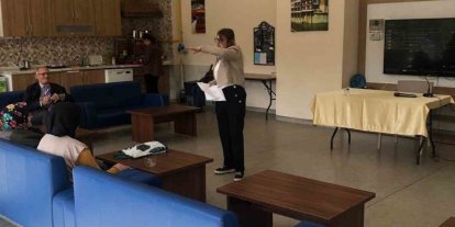 Huzurevi sakinlerine "Dijital Okuryazarlık" eğitimi verildi