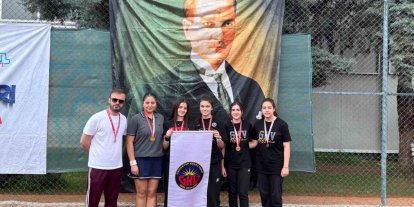 Kortların şampiyonu Gaziantep Kolej Vakfı Türkiye finallerinde