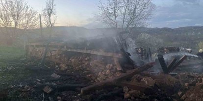 Bursa’da 2 katlı ev alevlere teslim oldu