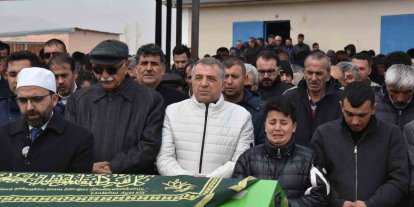 Tomarza Büyükcanlı Mahalle Muhtarı son yolculuğuna uğurlandı