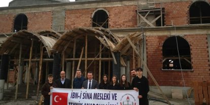 Bilecik’te öğrenciler harçlıklarını Kuba Camii inşaatına bağışladı