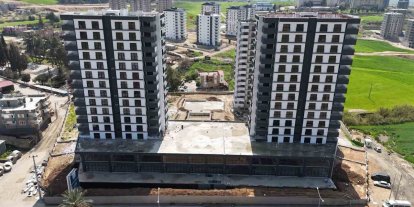 Adana’da şiddetli yağış şantiyeleri vururken, Bakız İnşaat’ın altyapısının farkı tekrardan dikkat çekti