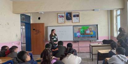 Kars Çerme Ortaokulu öğrencilerine bağımlılıkla mücadele eğitimi verildi