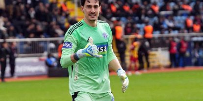 Kasımpaşa kalecisi Andreas Gianniotis’ten uzaklardan gol