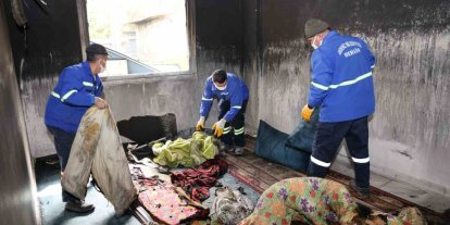 Belediye ekipleri yangının izlerini sildi, değerli eşyaları teslim etti