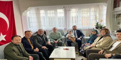 AK Parti heyetinden şehit ailesine ziyaret