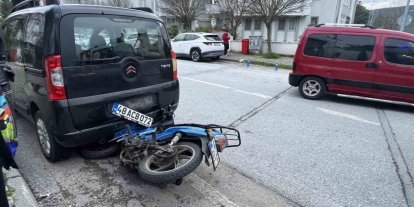 Çarpmamak için kaçtı, başka araca çarptıı