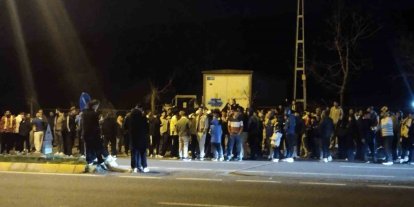 Fenerbahçeli taraftarlar Samandıra’da galibiyeti kutladı